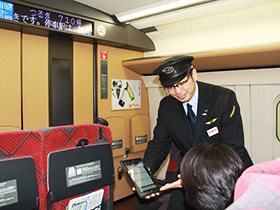 タブレットを活用したご案内