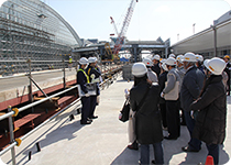 金沢駅建設現場見学の様子