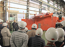 ラッセル車の排雪板開閉の実演作業見学の様子