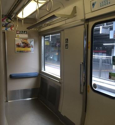 車内のベビーカーマーク 車内のベビーカーマーク
