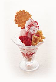 ワッフルいちごパフェ/Waffle Strawberry Parfait